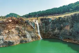 游在纸坊图片