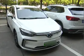 杭州男子买了辆二手车，却在4S店得知一个震惊的消息！合同上的这句话很关键图片