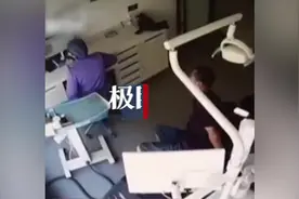女医护人员疑似被陌生男子摸脚：不认识对方，当时人都蒙了图片