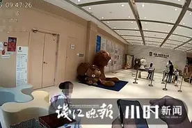 爷爷第一次送娃送错了幼儿园，杭州5岁萌娃看到警察开启“实力吐槽”图片