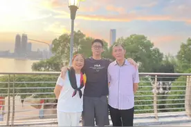 留学英国最终选择回武汉发展，海归学子这个中秋带女友见父母图片