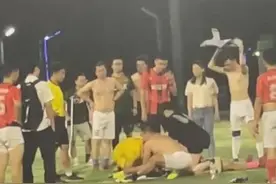 教科书式抢救！长沙球友踢球疑心脏骤停后获救，离不开“他她它”图片