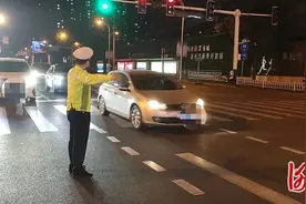 中秋假期第一天石家庄交警查处各类交通违法750起图片