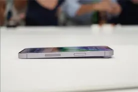 美版iPhone 14拿到国内无法使用：没SIM卡槽图片