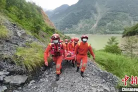 感动全网的“汶川哥哥”们回家：这是我们应该做的图片