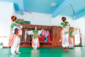 瞭望 | 长白山下，民族团结之花越开越鲜艳图片