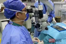 老花眼加重无法工作，51岁冻龄妈妈险抑郁图片