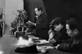 毛泽东不骄不躁的作风：“永远也不要翘尾巴”图片