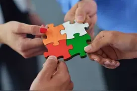 从青岛驶往俄罗斯的货轮：“中俄快线”起航，伊朗将加入上合组织“朋友圈”图片