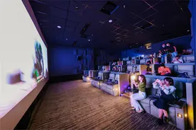 投影机PK电影院放映机，色彩画质效果胜出图片