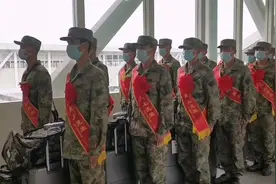 淄博市欢送新兵启程奔赴军营图片