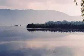 【名镇】浩浩荡荡的芦苇丛里，找寻沙家浜的红色记忆图片