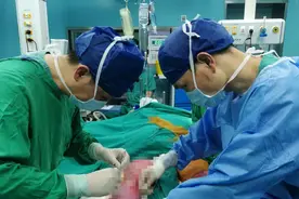 国内首例！切取正常皮肤再体外培养，长海医院用时1个月为大面积烧伤患者100%修复创面图片