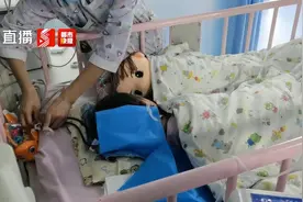 毒蛇爬上床！女孩睡梦中被咬伤 紧急在西安救治图片