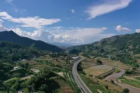 云南镇沅：打造大交通通道 为发展提速图片