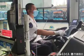 新式无轨电车亮相济南，“驾驭”它们需要N类驾照图片