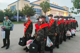 从戎报国踏征程！2022年秋季新兵奔赴军营图片