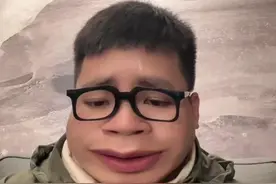 男子养8年的猫走失，邻居捡到索赔6000多，最新进展：已归还图片