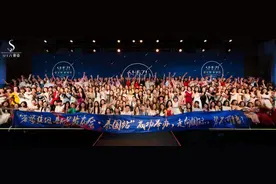 微商奢姿代理讲述被骗经历：被教育做“独立女性”，上级鼓励借钱升高层，两月内收上百人求助图片