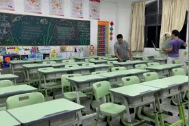 天目有话说父亲掏万元给女儿全班换桌椅 教育部门“欢迎”之后更应反思图片