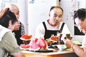 12年只为聋哑人士提供就业岗位 这间火锅店静悄悄图片