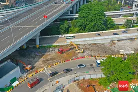组图丨因施工需要 海口拆除国兴大道上南大桥匝道图片