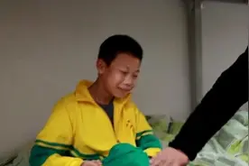 气温骤降，张家口一中学班主任进宿舍挨个检查学生穿秋裤视频封面