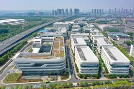 梧桐引凤，80家科技企业入驻武汉经开人工智能科技园图片