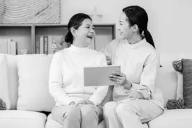 “人老话多”不是坏事图片