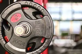 最新研究：“撸铁”可预防老年人过早死亡图片