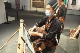 在上海读三千年黎锦：一部浓缩黎族文化的“史书”图片