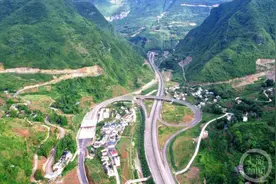 重庆巫溪至巫山高速公路巫山至大昌段通车 12时对社会车辆开放图片