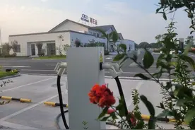 新能源车主们，浙江高速服务区的充电桩已准备好了，十一假期“放马”过来图片