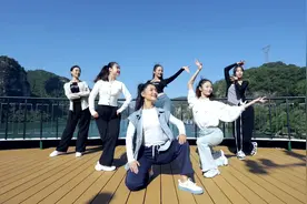 看！舞动夷陵，舞出对祖国的热爱图片