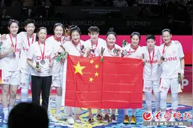 中国女篮夺得世界杯亚军 女篮6号是位“长沙女孩”图片