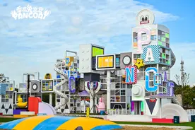 从“放养式遛娃”到“沉浸式遛娃”，这届年轻父母长假遛娃的首选折射亲子理念转变图片