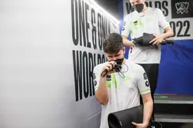 不敌DFM后，LLL成为S12第六支被淘汰的队伍图片