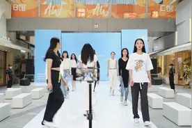 新华全媒+丨寻求商品批发的“数字之变”——“天下第一街”汉正街再出发图片