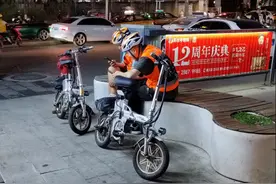 白天上班晚上做代驾，“有委屈也有感动”图片