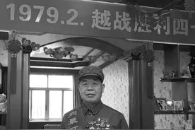 他用生命最后的力气，敬了一个军礼图片