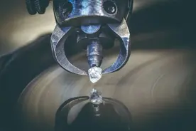 世界上最坚固的物质是什么？图片