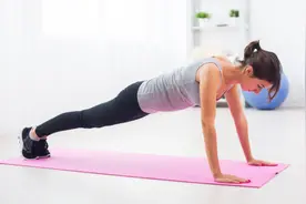 锻炼时间越长越好？次数重于时长！健身频率高，肌肉力量增加快图片