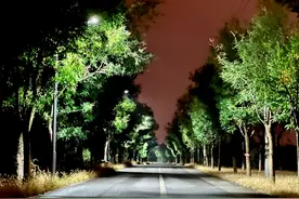 回家的路亮堂了！永定河右堤路新添147盏照明灯图片