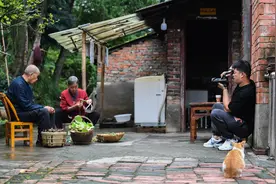 网络达人说｜“90后”小伙用镜头记录爷爷奶奶的温情日常图片