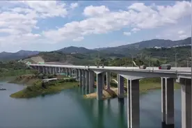 好消息！南天高速项目路面基层完成99％，力争年底通车图片