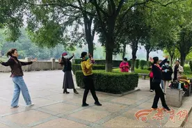 动感西安丨退休后重拾年少时热爱的舞蹈 八年来她自学舞蹈并免费教学图片
