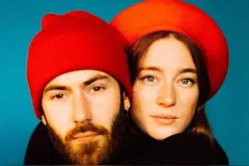 8年穿情侣装不带重样，这对“戏精CP”爆红网络：求求别再“撒狗粮”了……图片