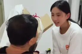 14岁女孩连续2个月捡废品送邻居奶奶，爸爸：家人都很支持，希望守护孩子的纯真图片