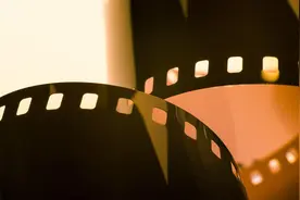 胶片价格4年涨5倍！胶片摄影成新潮流，百年光学企业柯达扩大胶片产能图片