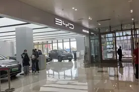 上海混动免费绿牌政策即将到期，有的车商已暂停销售部分车型，有的还在紧急调货图片